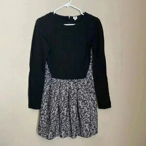 Aritzia Wilfred Black Dress with Lace Skirt Size 8